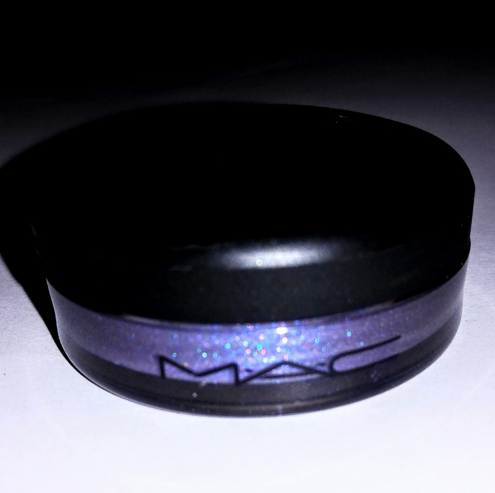 NIB MAC Studio Eye Gloss Erogenous Zone
